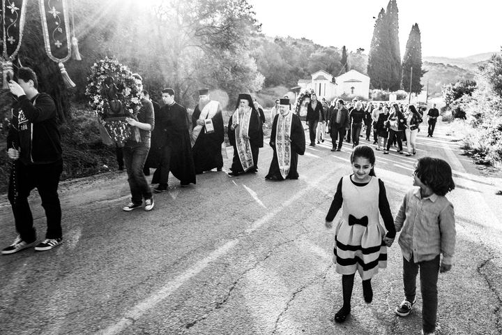 Black-and-white photograph from Easter Tuesday Litany of Katarraktis, Katarraktis, Chios.
