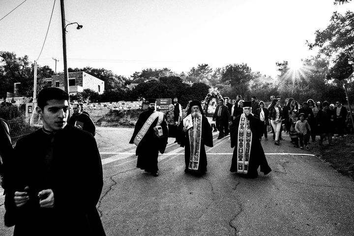 Black-and-white photograph from Easter Tuesday Litany of Katarraktis, Katarraktis, Chios.