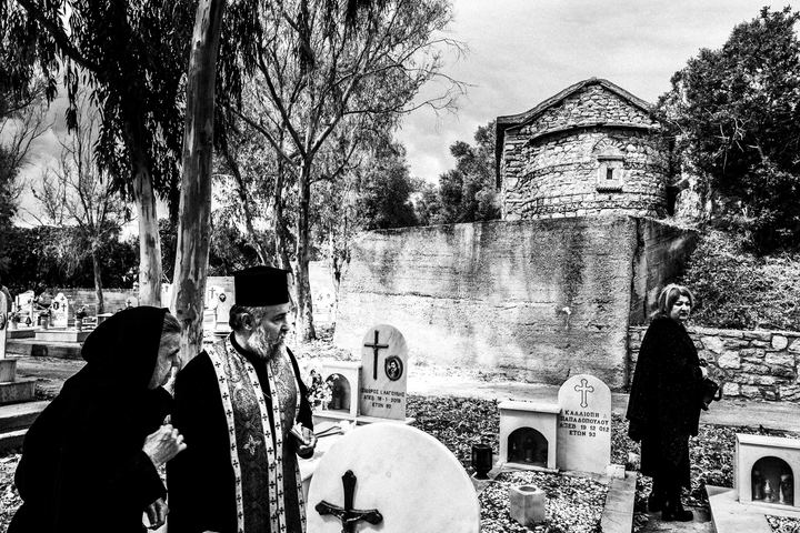 Residents of Pyrgi gathered in the cemetery on Good Friday morning.